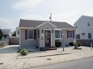 127 Marshmallow Rd, Lavallette, NJ 08735