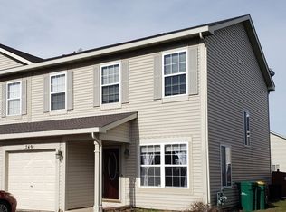 749 Bayles Dr #747, Romeoville, IL 60446