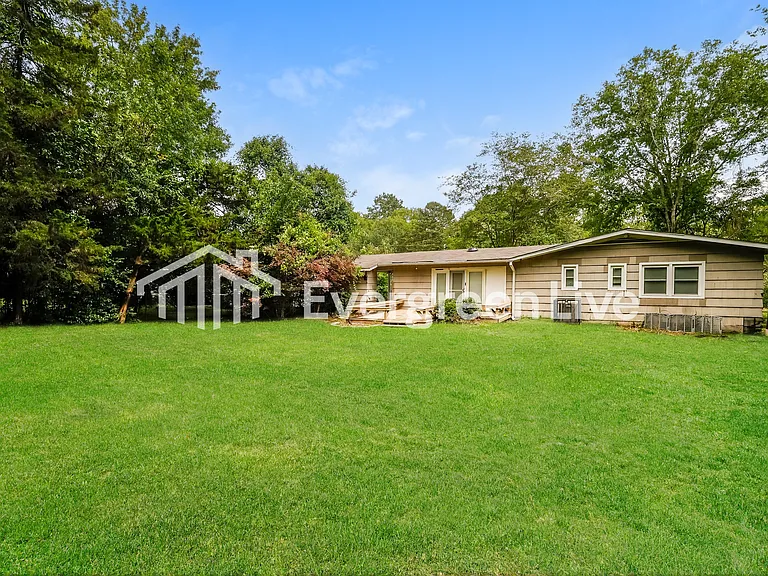 1535 Winchester St — Photo 15
