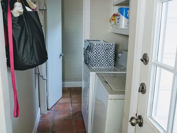 Laundry & Powder Room