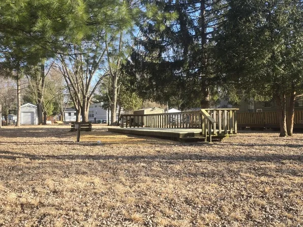 11/114 Woodhaven Dr E, Sublette, IL 61367