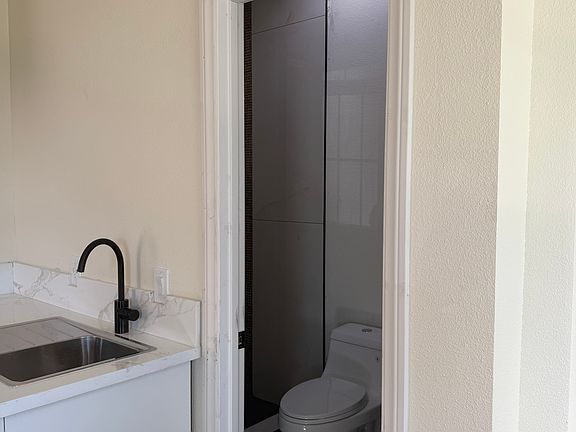 3rd image of 13178 Chatham Dr
