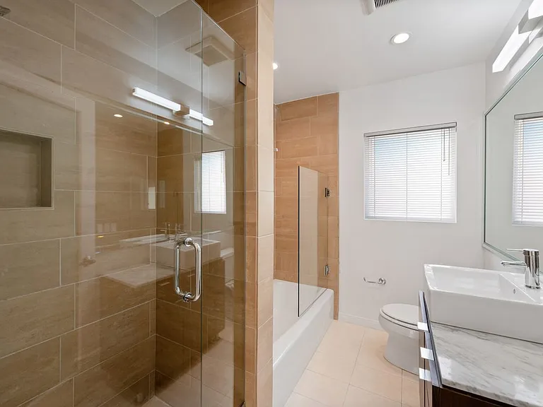 1117 S Cochran Ave #5 — Photo 6