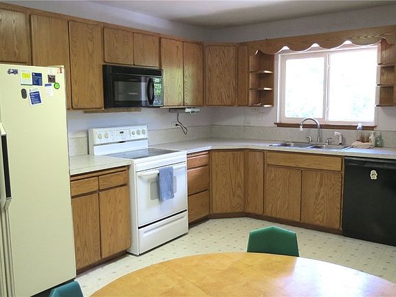 3rd image of 1203 12th St NE