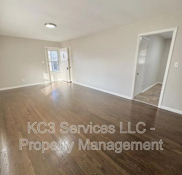 5940 E 136th St — Photo 7