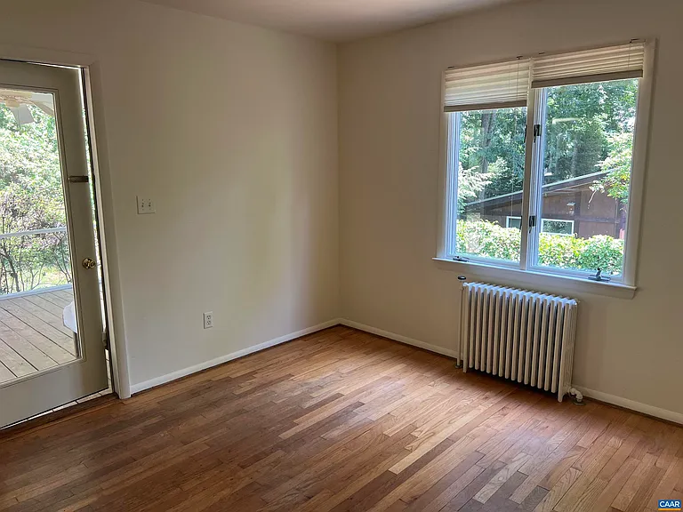 1429 Gentry Ln — Photo 5