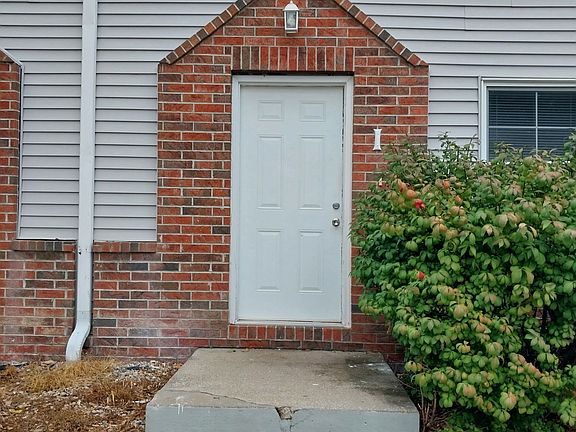 3rd image of 219 Grover St