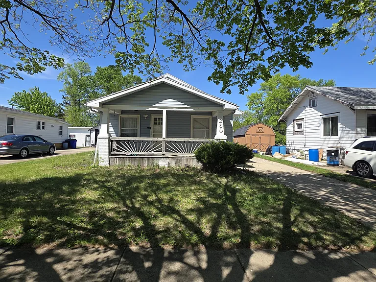 1260 E Johns Ave — Photo 3