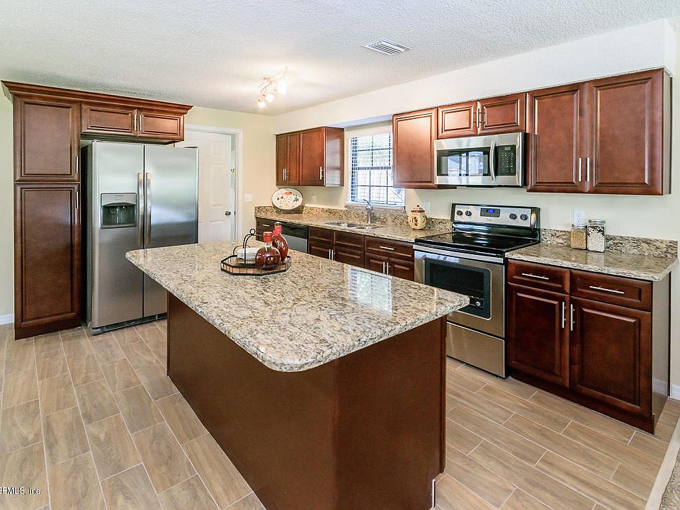1st image of 281 Bonnlyn Dr