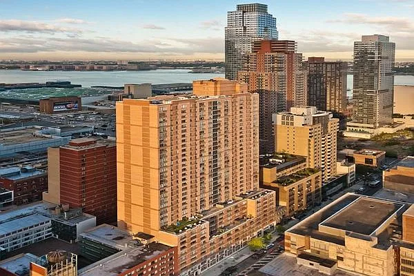 Rented by The Dermot Realty Management Company | media 29