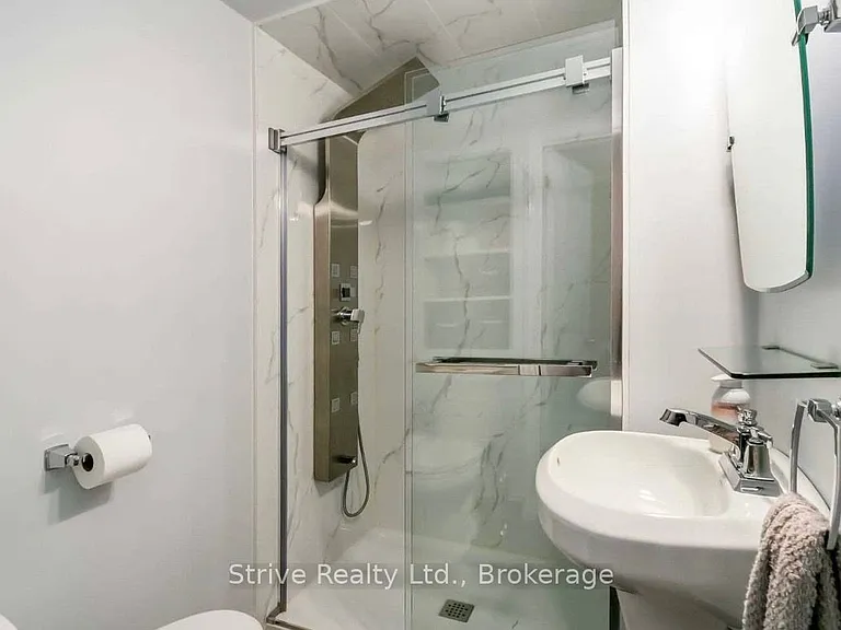 447 Harcourt Dr — Photo 6
