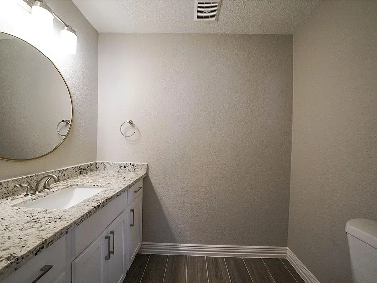 7818 Beaufort Dr — Photo 23
