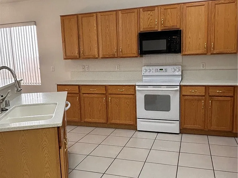 1601 Tranquil Meadows Ln — Photo 4