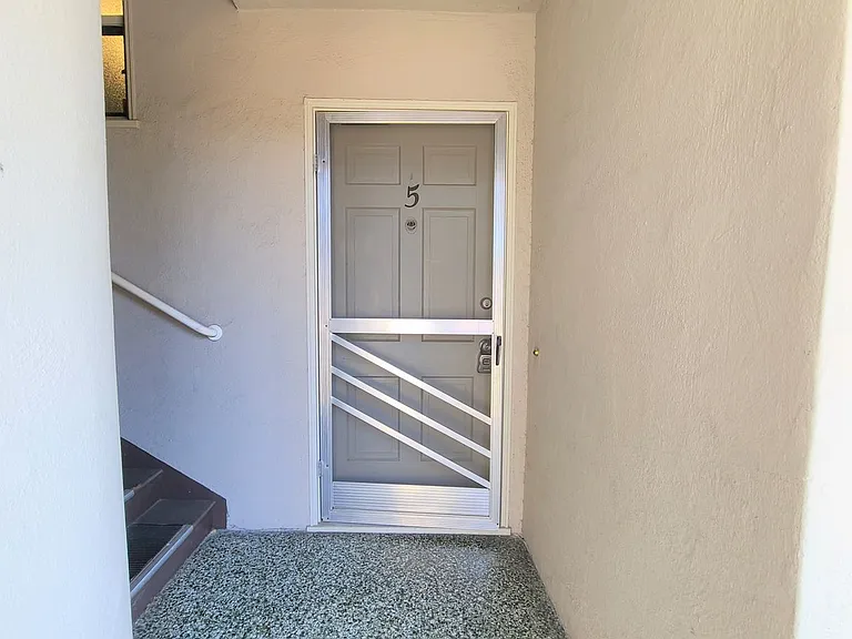 775 S Shoreline Blvd #5 — Photo 2