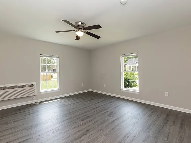 823 Branch St — Photo 6