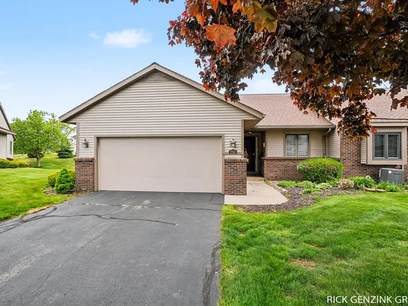 1793 Lakeview Dr, Zeeland, MI 49464