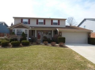 43751 Oakbrook Rd, Canton, MI 48187