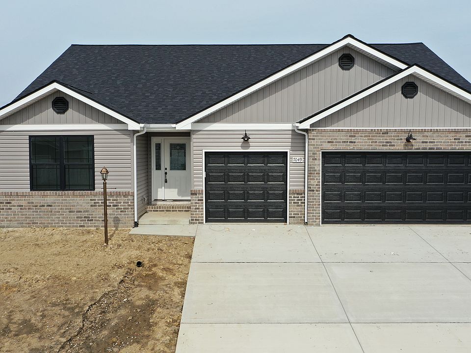 1st image of 7049 Richmond Dr #164