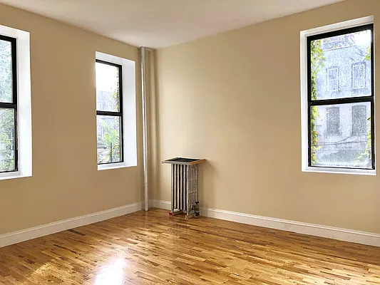 Rented by Lang Realty LLC | media 24