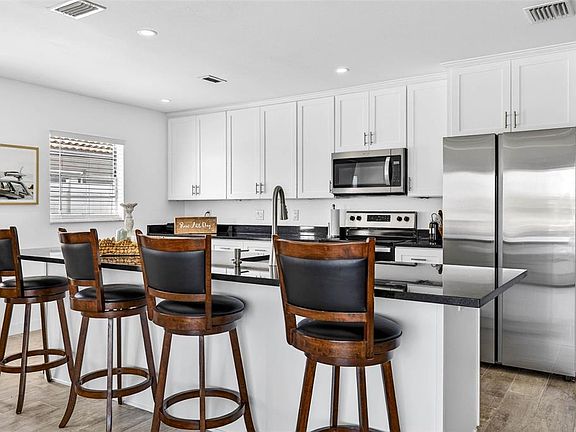 4th image of 5448 Leeward Ln