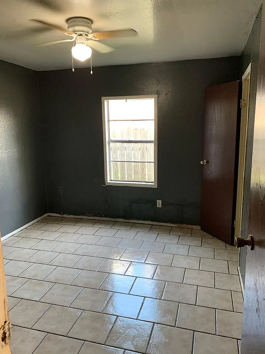 2 bed, 550 sqft, $895 — Photo 2