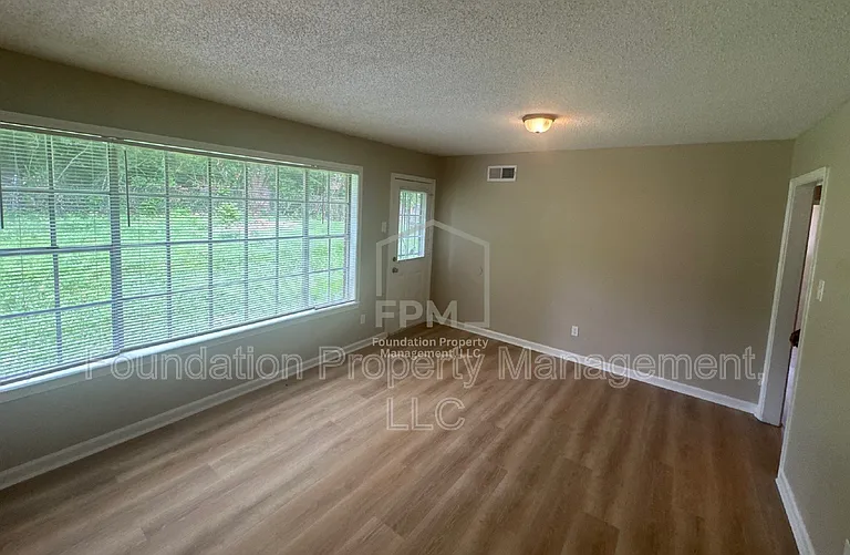 2224 Willow Wood Ave — Photo 7