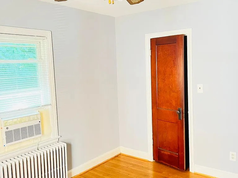 8505 Greenwood Ave — Photo 15
