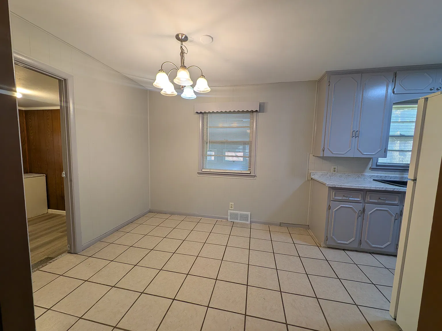5 bed, 1470 sqft, $1,300 — Photo 4