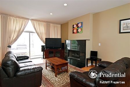 2nd image of 2942 N Wood St Unit C