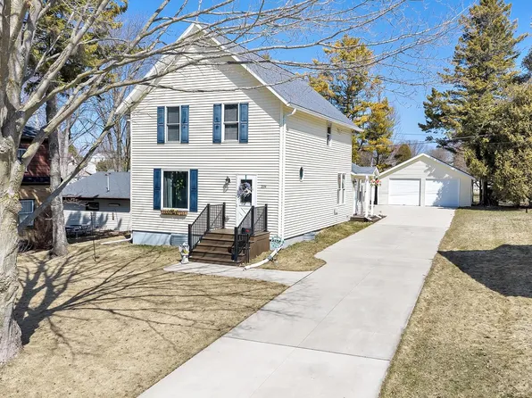 219 Rolland St, Algoma, WI 54201