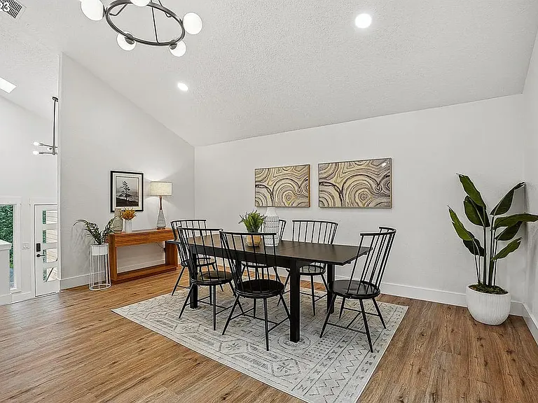 13991 Majestic Ct — Photo 16