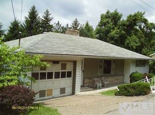 702 Lilac Dr, Glen Dale, WV 26038