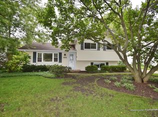 1916 Forrest Blvd, Saint Charles, IL 60174