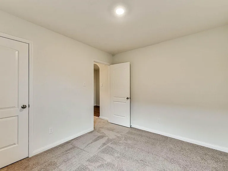 207 Liberty Ln — Photo 14