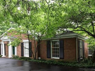 124 S Price Rd, Saint Louis, MO 63124