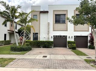 20700 NE 2nd Ct, Miami, FL 33179
