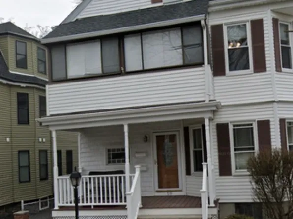 10 Greenleaf Ave APT 1, Medford, MA 02155