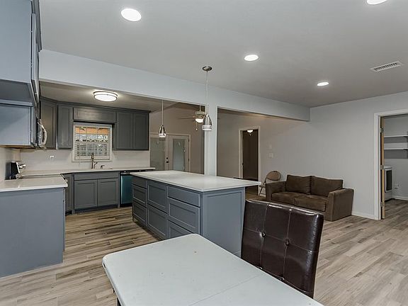 5th image of 5908 Willow Branch Dr