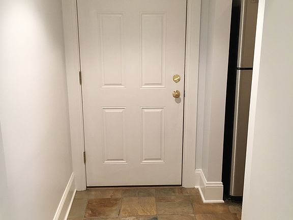 4th image of 1402 W Foster Ave #G