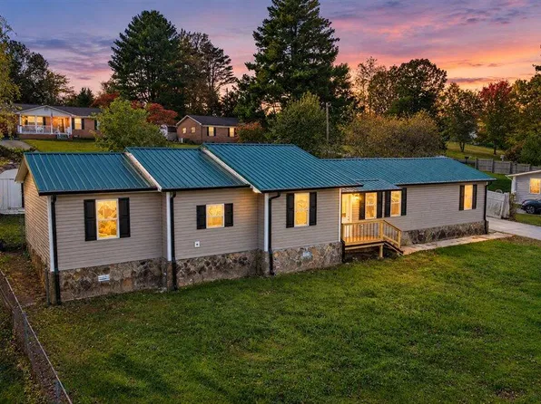 188 Old Middlesboro Hwy #188, La Follette, TN 37766