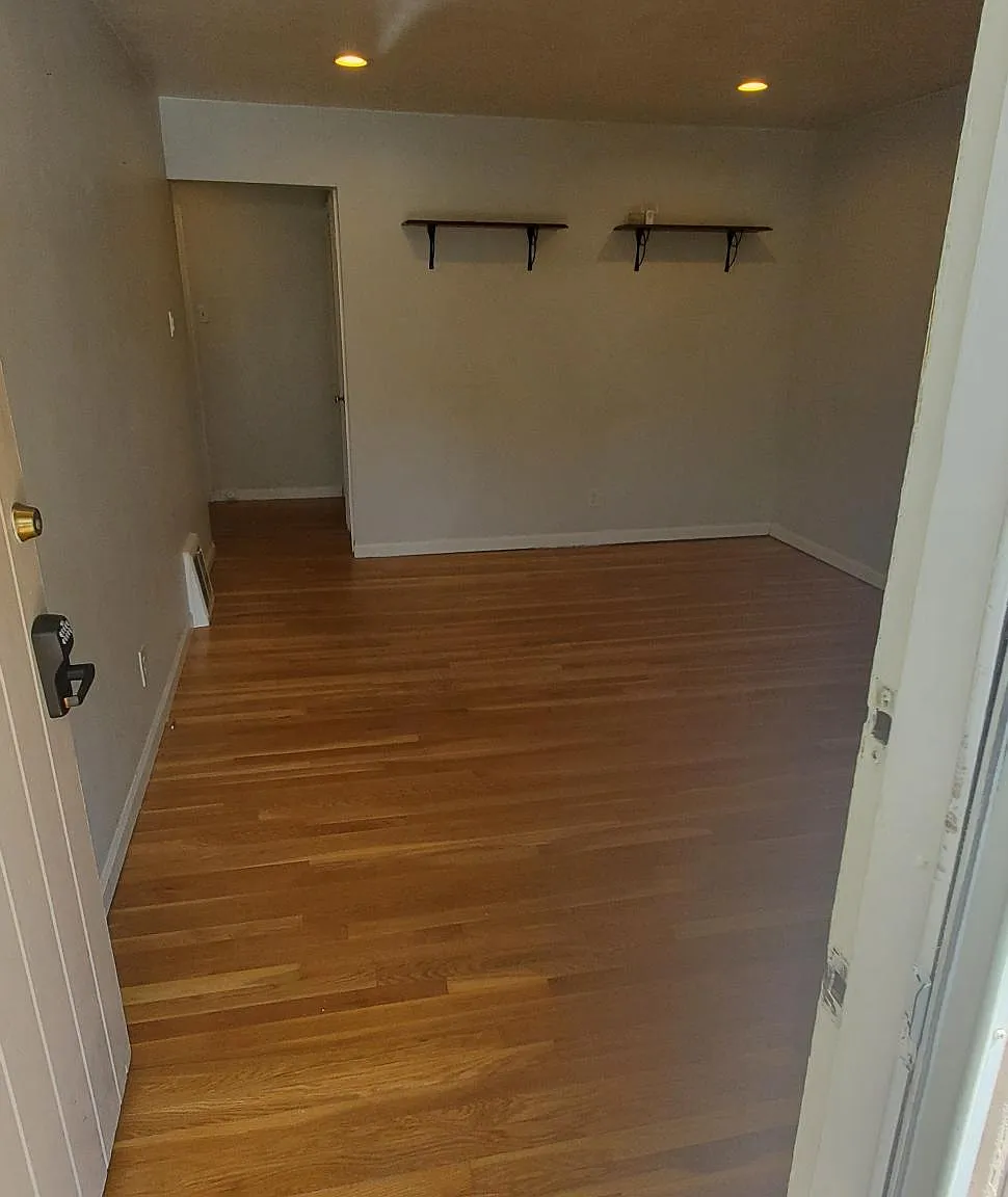 2 bed, 1100 sqft, $1,800 — Photo 3