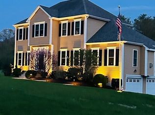 7 Bellingham St, Mendon, MA 01756