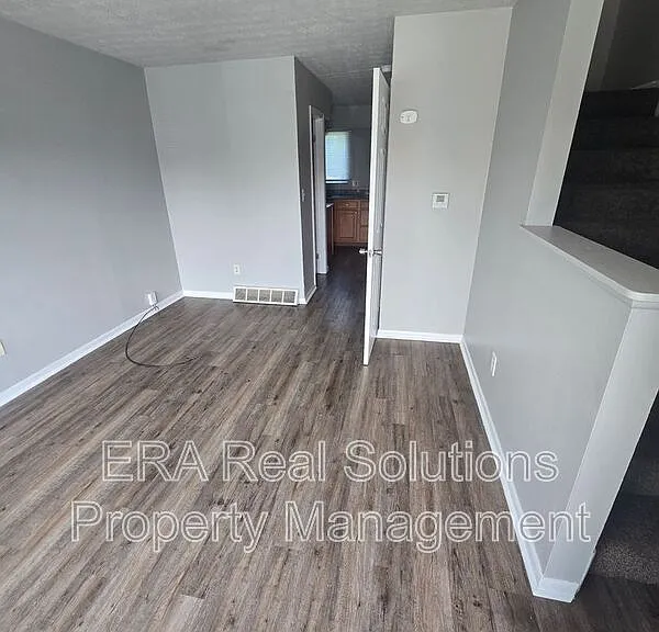 1706 Carstare Dr — Photo 8