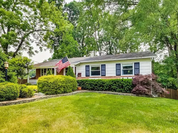 4704 Lance Ct, Rockville, MD 20853