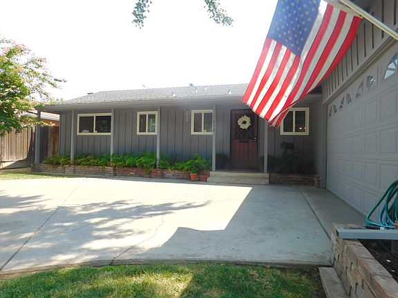 2nd image of 1626 Teakwood Dr