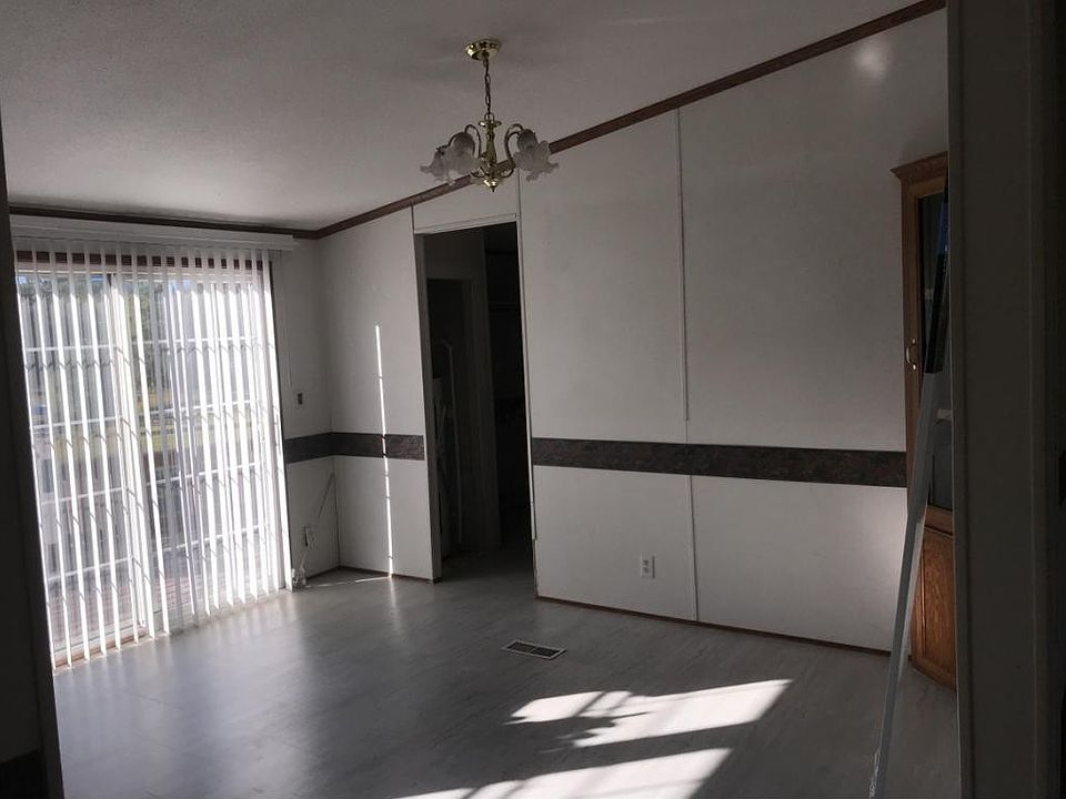 2nd image of 225 Lake Cove Rd