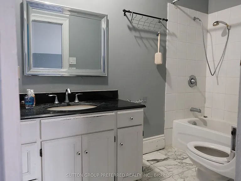 1055 Richmond St — Photo 12