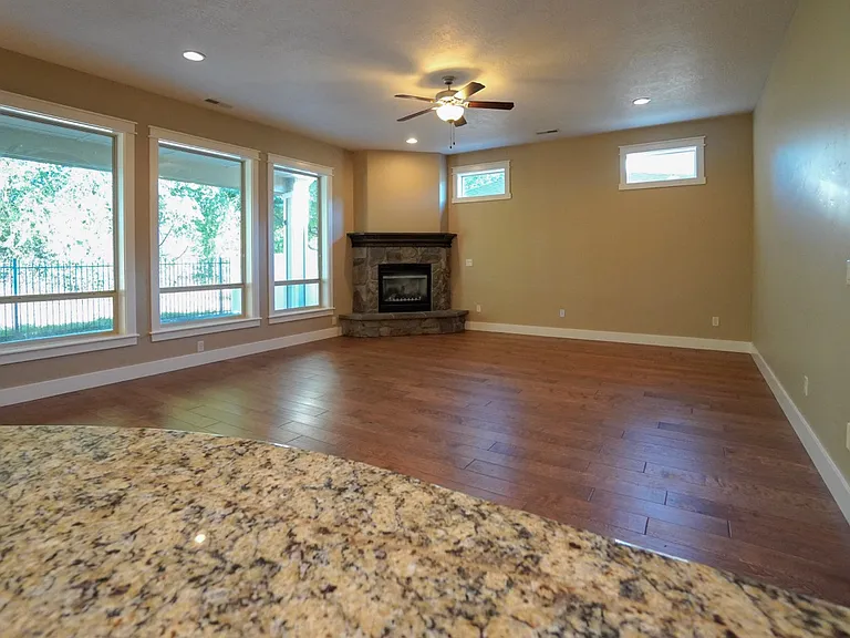 8848 W Ben St — Photo 16