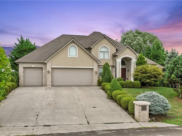 1046 Kimberly Dr, Uniontown, PA 15401