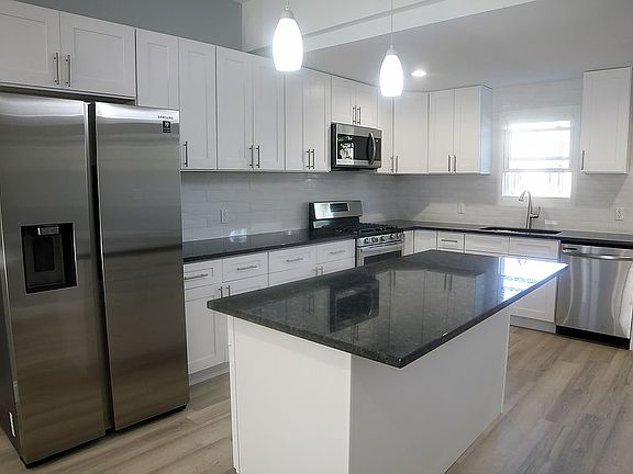 4th image of 1639 Cleveland Ave